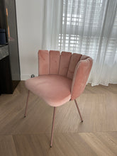 Laden Sie das Bild in den Galerie-Viewer, Stuhl Gaia *Farina Opoku