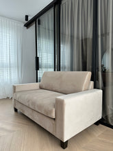 Laden Sie das Bild in den Galerie-Viewer, Farinas LoveSeat MakeUp Area