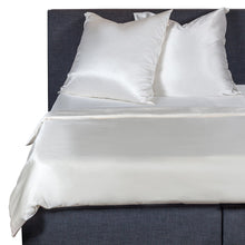 Laden Sie das Bild in den Galerie-Viewer, Silk Couture Seidenkissenbezug