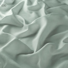 Laden Sie das Bild in den Galerie-Viewer, Gardine Gloria *Farina Opoku Ankleide