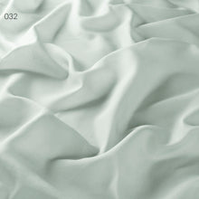 Laden Sie das Bild in den Galerie-Viewer, Gardine Gloria *Farina Opoku Ankleide