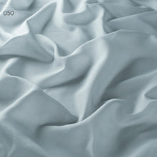 Laden Sie das Bild in den Galerie-Viewer, Gardine Gloria *Farina Opoku Ankleide