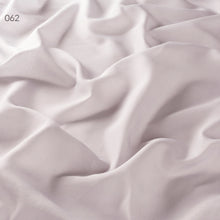 Laden Sie das Bild in den Galerie-Viewer, Gardine Gloria *Farina Opoku Ankleide