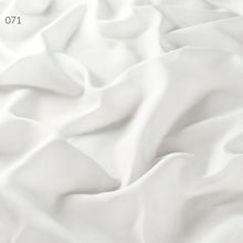 Laden Sie das Bild in den Galerie-Viewer, Gardine Gloria *Farina Opoku Ankleide