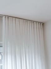 Laden Sie das Bild in den Galerie-Viewer, Gardinenschiene quadratisch