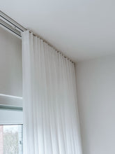 Laden Sie das Bild in den Galerie-Viewer, Gardinenschiene quadratisch