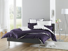 Laden Sie das Bild in den Galerie-Viewer, Bett