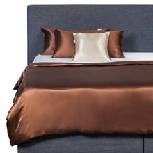 Laden Sie das Bild in den Galerie-Viewer, Silk Couture Seidenkissenbezug