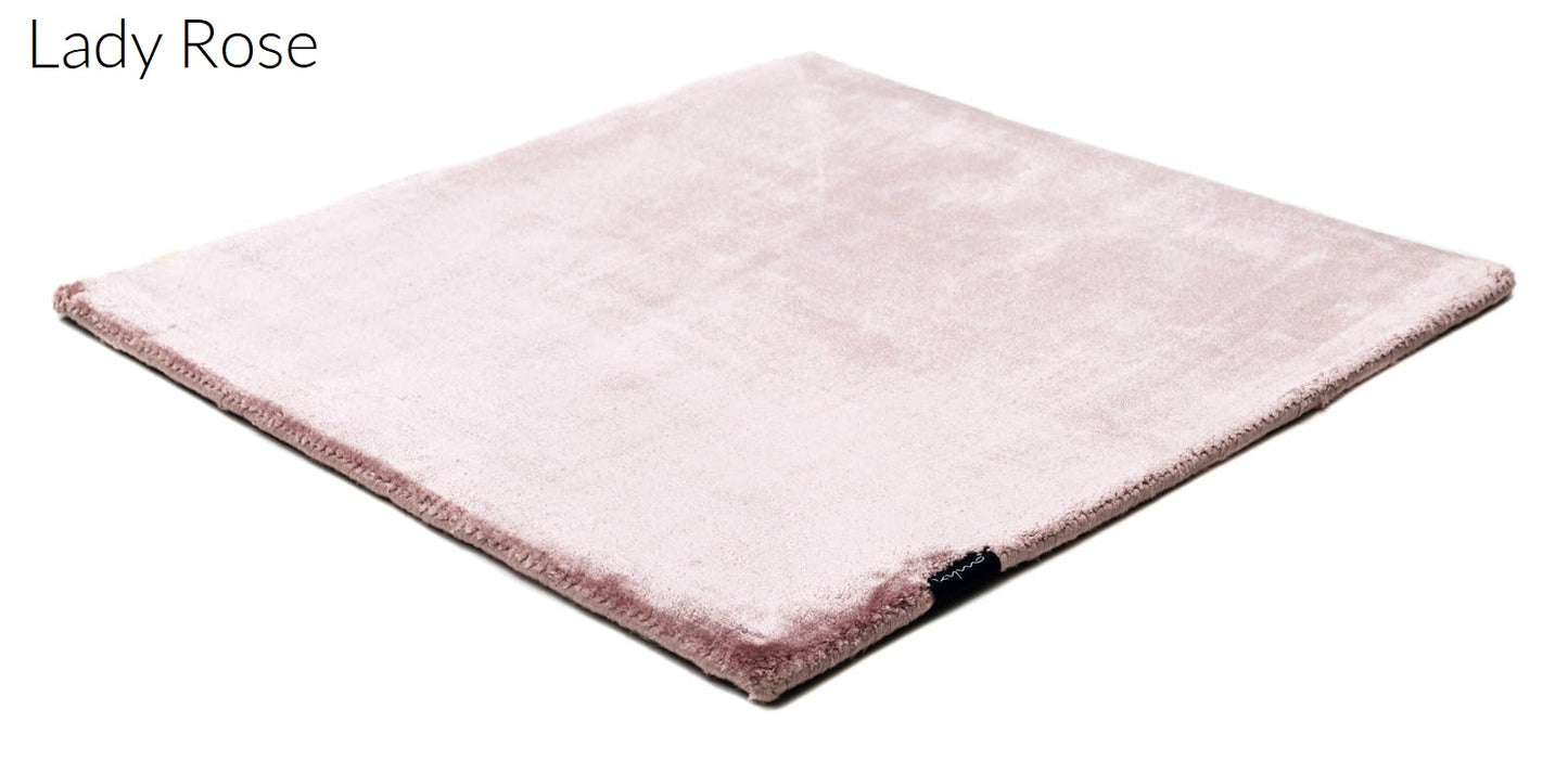 Farina Opoku Teppich Pearl Edition