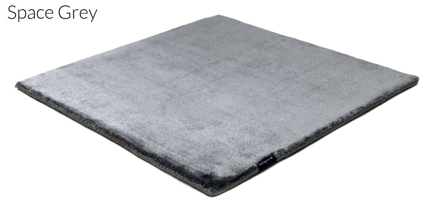 Farina Opoku Teppich Pearl Edition