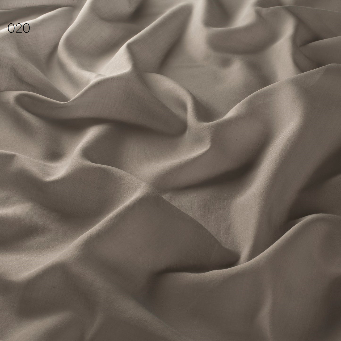 Gardine Gloria *Farina Opoku Ankleide