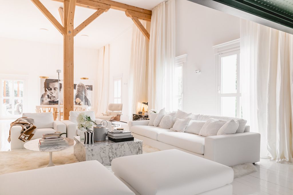 Special Edition Paloma Hocker